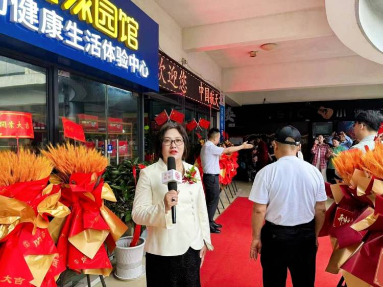 昆山花桥首家东方红太空家园馆盛大开业