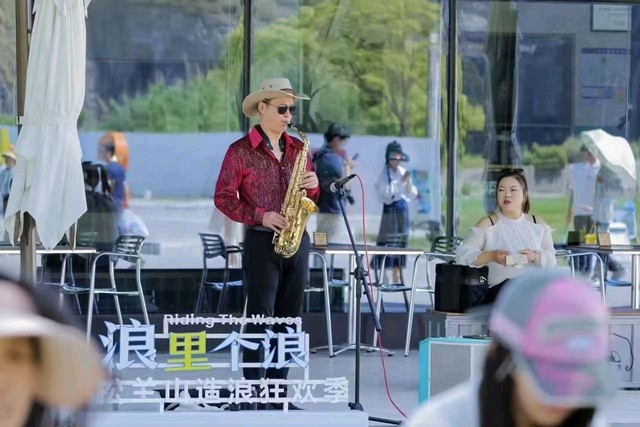 浪起松兰:北纬30°最美海岸线的无限裂变