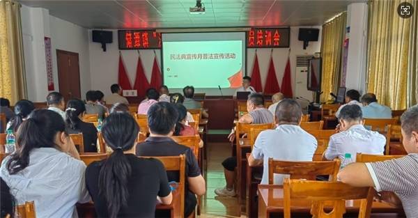 赣县区储潭镇“法律明白人”赋能乡村振兴  助力法治乡村建设