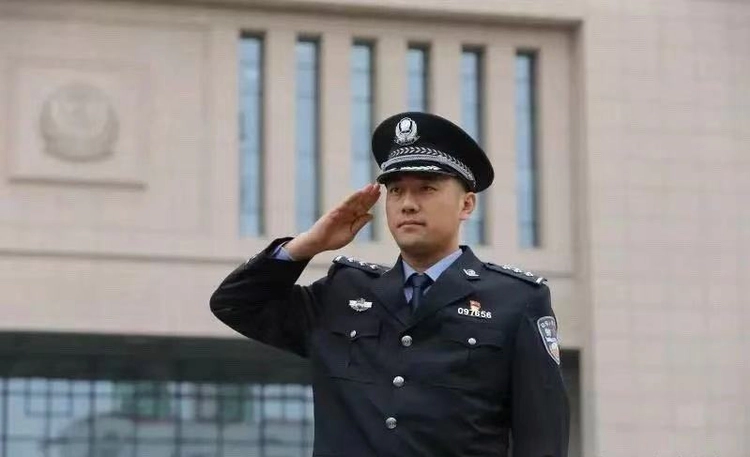 【榜样如炬 辉映警营】王立军:平凡坚守砺初心 多维担当展警魂