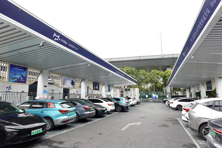 上海北翟路光储充检智能超充站荣获“五星级”称号,引领充换电生态新风尚