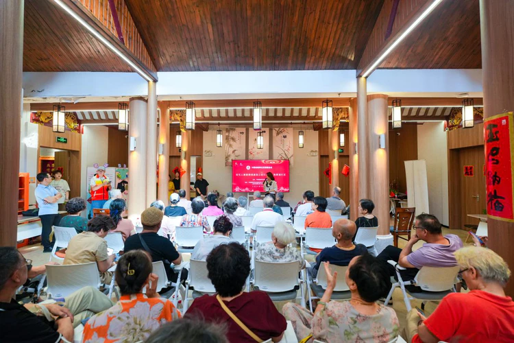 “老年人睡眠障碍康复公益行”走进上海黄浦南京东路街道
