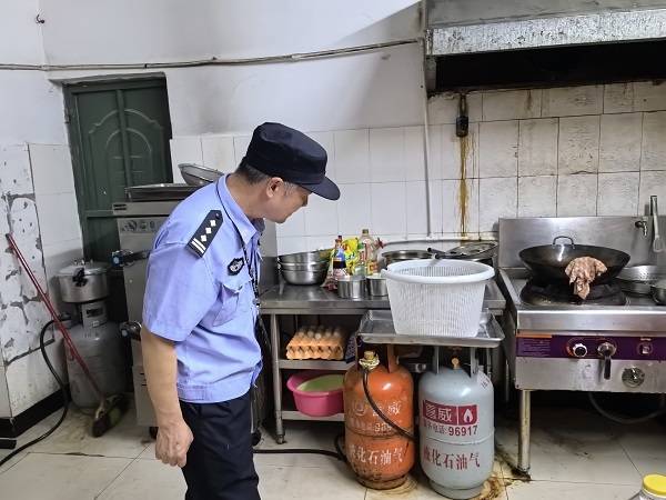 东升大队深入开展餐饮场所消防安全工作指导服务