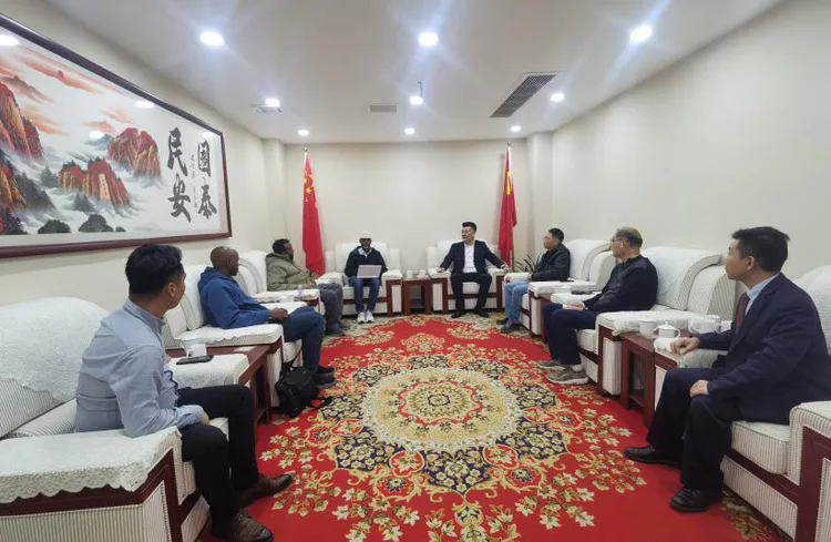 索马里驻华大使馆高级顾问造访中非经济合作发展工作委员会