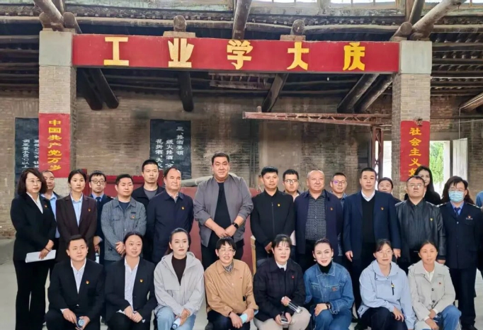 酒香映党旗 健康谱新篇  新疆昆仑特酒业与喀什疾控中心党建共建绘就政企联动新画卷