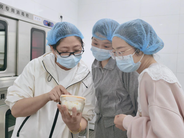 家园携手,共护“食”安  ——杭州市丁蕙第二幼儿园校园膳食监督家长委员会会议