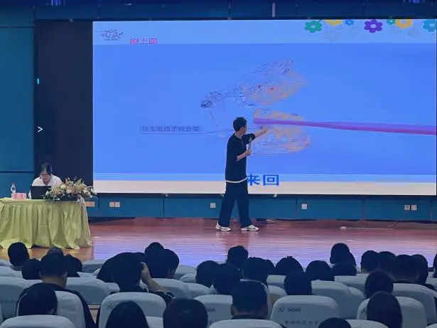 童真笑容,以爱相伴  ——杭州市丁兰第二幼儿园中班家长学校