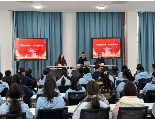 画笔绘暖阳,匠心引归途!喀什萤星社工为困境未成年人撑起“心”晴空