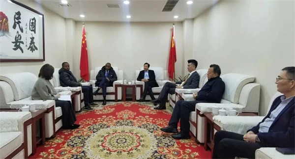 刚果(金)驻华大使馆商务参赞到访中非经济合作发展工作委员会