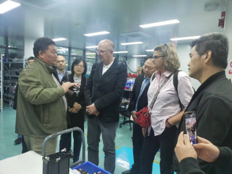 瑞士工程院院士Züttel一行探访德清国际地信城