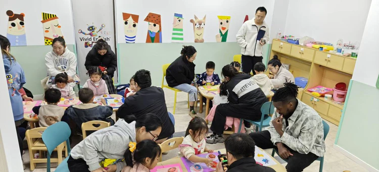 Vivid English亲子嘉年华:双场景解锁成长新体验