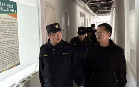 ​珠山区珠山街道:开展专项安全隐患排查  城管中队严把商铺装修“安全生产关”