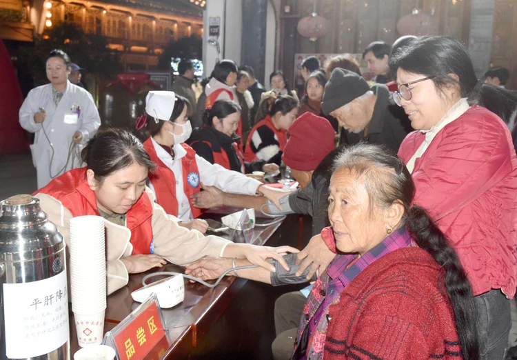 江西乐平:“养生膏方节”沪赣中医携手送健康