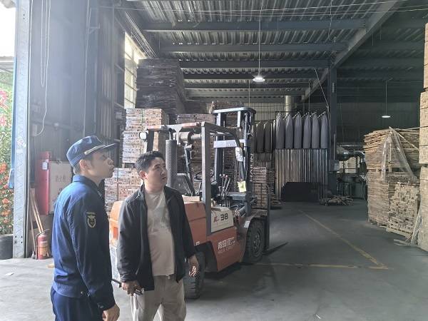 东升大队深入辖区工厂企业开展消防安全检查