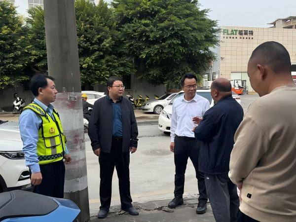 中山东凤：开展违章建筑占用防火间距专项联合执法行动