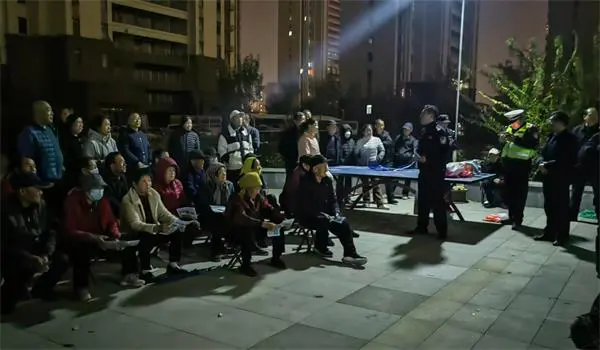 临朐东城街道:多措并举筑牢安全防线 头盔佩戴蔚然成风