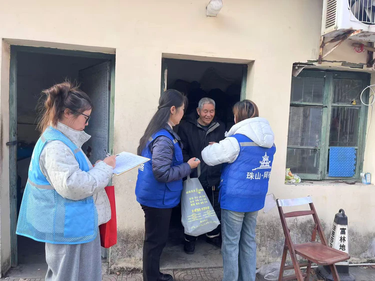 昌河街道:平安昌盛社区  入户到家