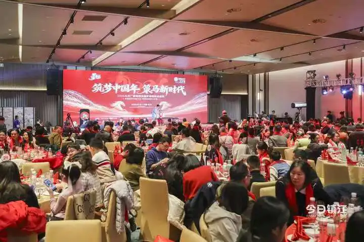 筑梦中国年 策马新时代,友谊啤酒新品发布扁担郎酒业集团鼎助同行