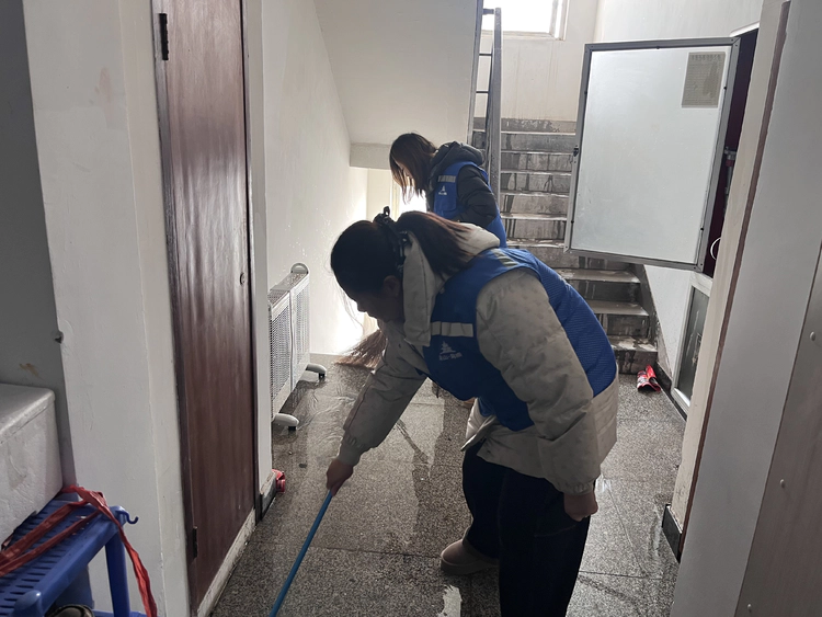 ​昌河街道:昌盛社区排查消防隐患 守护高楼平安