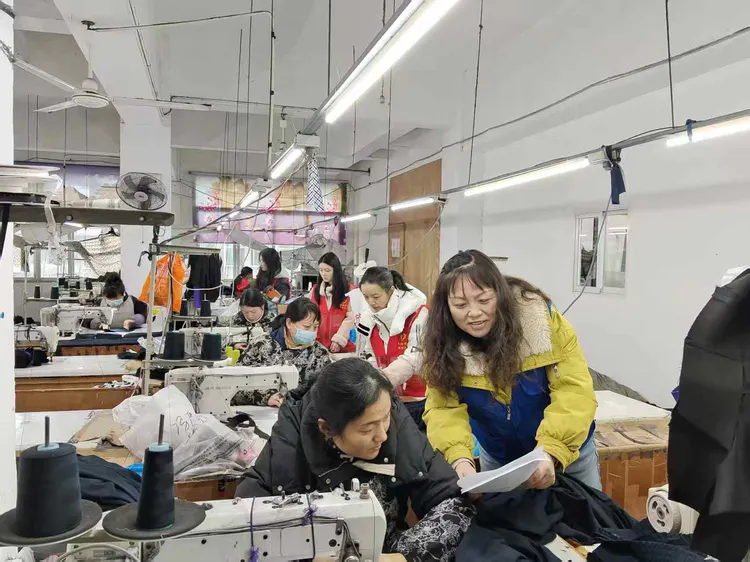 太白园街道曙光村社区开展“筑牢安全防线 排查隐患护平安”安全生产整治行动 太白园街道曙光村社区开展“筑牢安全防线 排查隐患护平安”安全生产整治行动