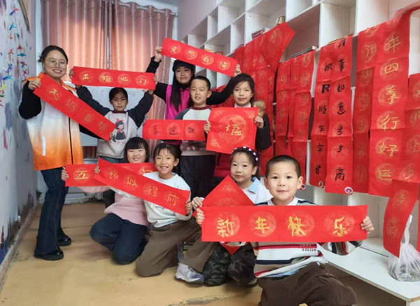 巧手传民俗 童心迎新春  ——73团春节主题小组活动圆满落幕