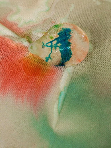 一块彩色冰块点亮冬日:钱新幼儿园开启趣味探索之旅