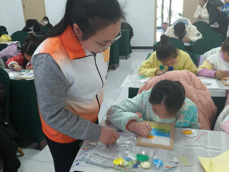匠心筑梦三日行 童趣相伴迎新春  223团青少年手工小组活动圆满结项