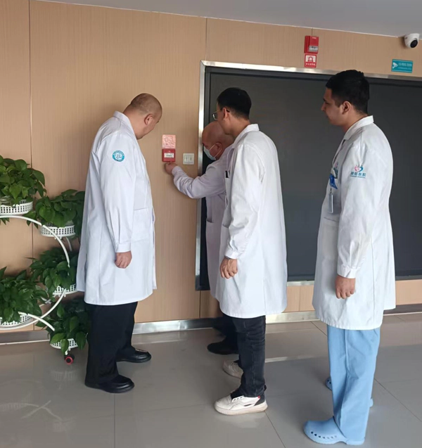 紧绷安全弦 筑牢防护网I图木舒克团结医院开展节前消防安全专项检查