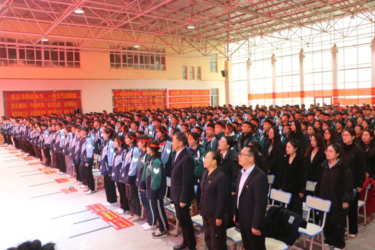 ​冲刺百日 金榜题名I喀什市特区实验学校举行2026届高三百日冲刺誓师大会