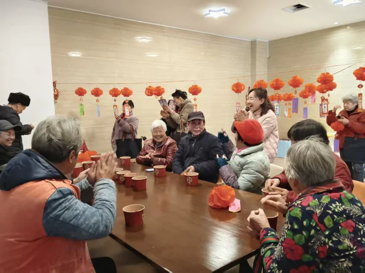 【网络中国节·西郊元宵】胜利社区开展“马跃元宵邻里同乐”猜灯谜品汤圆主题活动