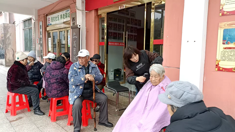 西郊街道景航社区开展“弘扬雷锋精神,争做时代楷模”学雷锋志愿主题活动