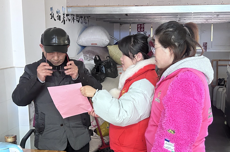 新村街道百眼井社区开展文明养犬宣传活动