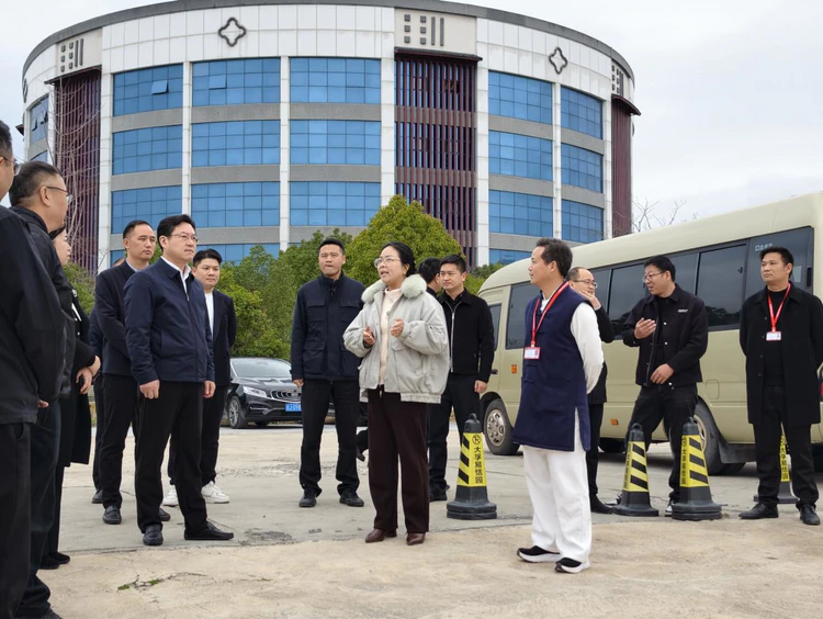 潘军明调研台州电影厂时强调  锚定文化强市战略 擘画影视创新“台州篇章”