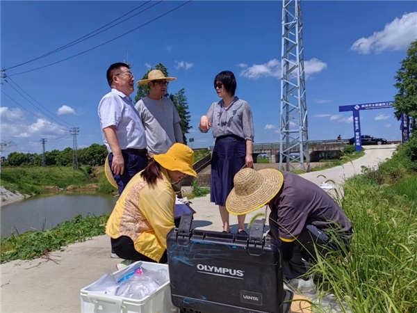 江苏省教育科技工会深入田间地头慰问一线科研人员