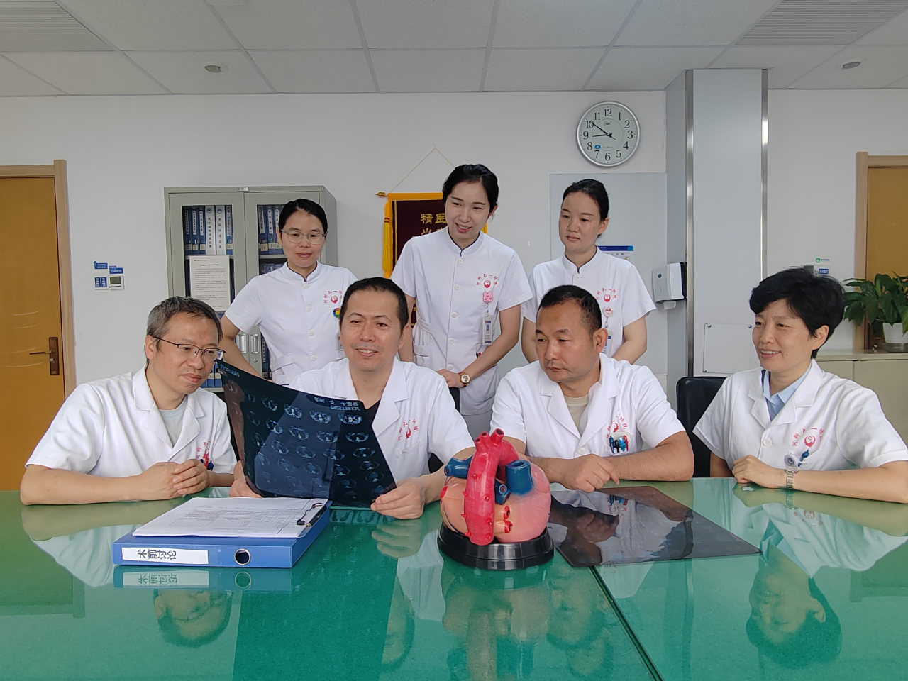 73岁老人重换“心门” 新技术填补豫西地区空白
