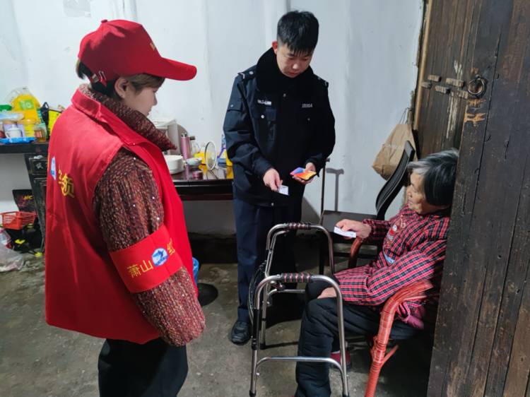 入户走访 让反诈宣防更有心