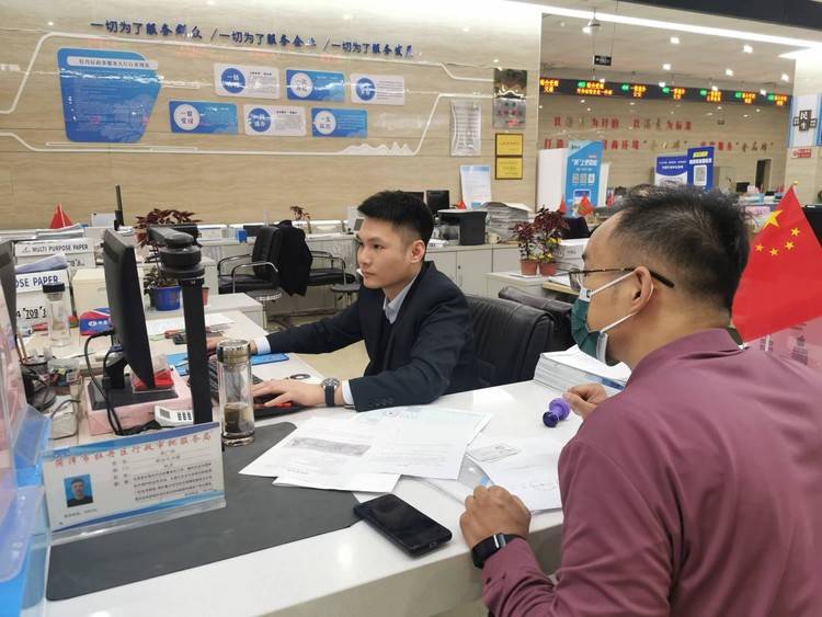 “一件事”里的改革故事|牡丹区免费帮办代办服务,助力餐饮店老板顺利开业