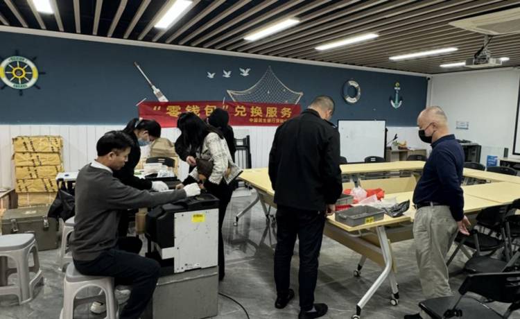 硬币兑换进社区,服务便民零距离 ——民生银行深圳香蜜支行硬币兑换进社区活动