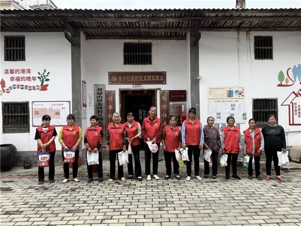 于都县祁禄山镇:粽叶裹香迎端午 文明新风润金沙