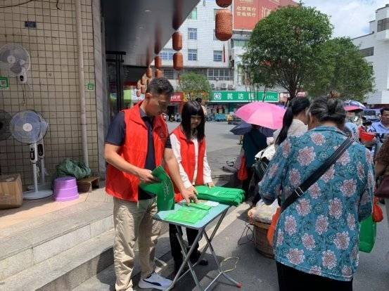 崇义县自然资源局:筑牢地质灾害防治宣传防线