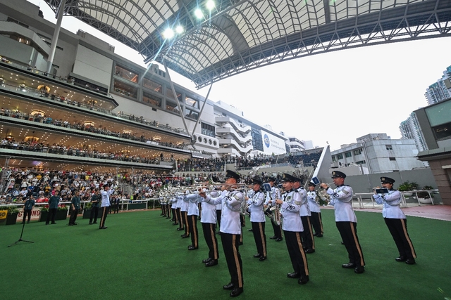 <span><b>3</b> / 5</span>七一赛马日共庆回归 香港赛马文化绽放持续光彩