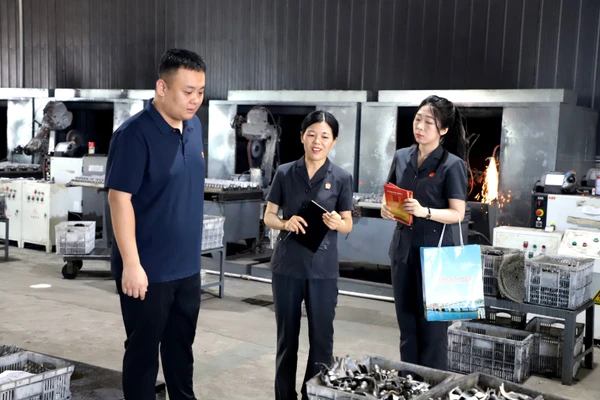 山东郯城法院:暑热挡不住,送法进车间