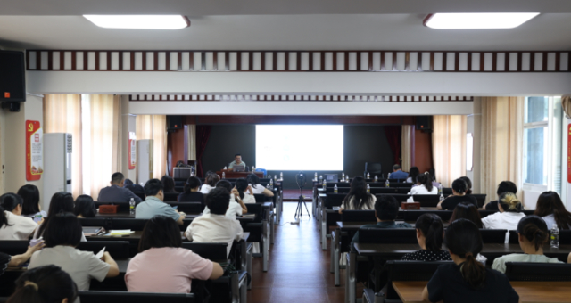 抑郁情绪=抑郁症?NO!,海南省安宁医院专家走进海南出版社开展心理健康科普