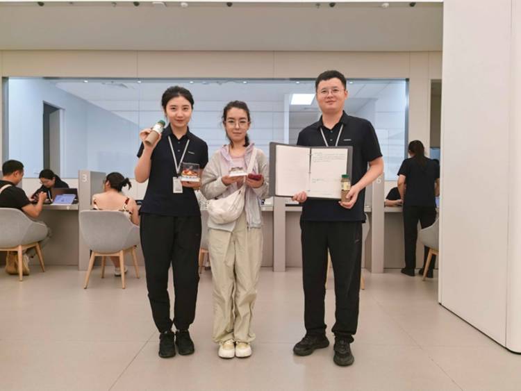 午夜维修间的光:一份回忆的温暖守护
