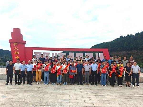 于都县祁禄山镇第二届教育基金颁奖典礼圆满举行 乡情聚力育英才