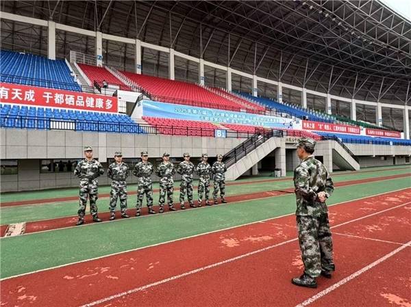 锤炼作风 凝聚力量——于都县住房保障安置服务中心开展新入职干部军事训练