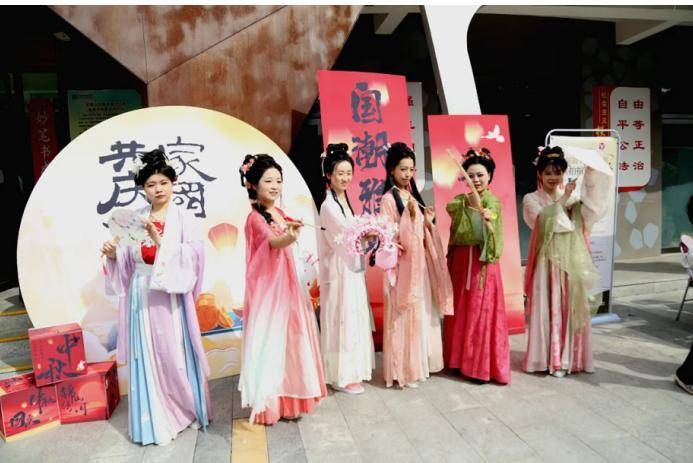 国潮雅韵·喜迎双节|石景山区图书馆文化市集圆满落幕,千名读者共赴国风盛宴!