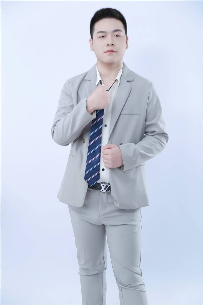 黄昆林；电商拍摄之路新挑战，签约新突破