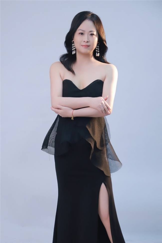 模特田莉:不断挑战自己，网拍之路新征程