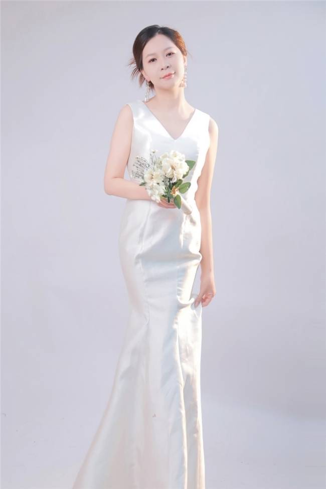 模特冷瞳：时尚潮流形象，走出自己的独特魅力风格